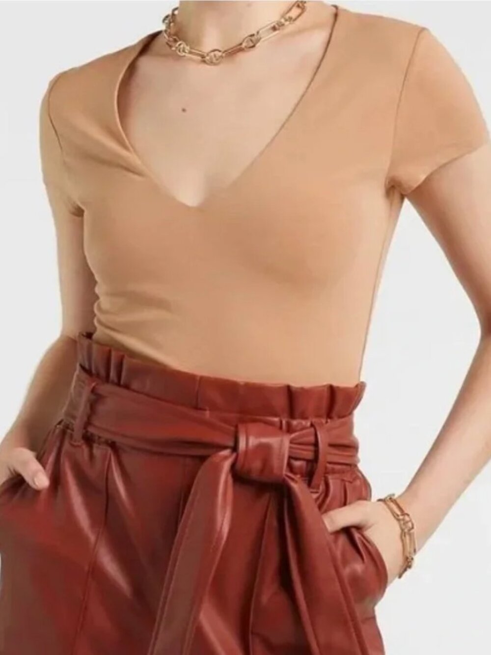 Express Women's Short Sleeve V-Neck Tee in Tan